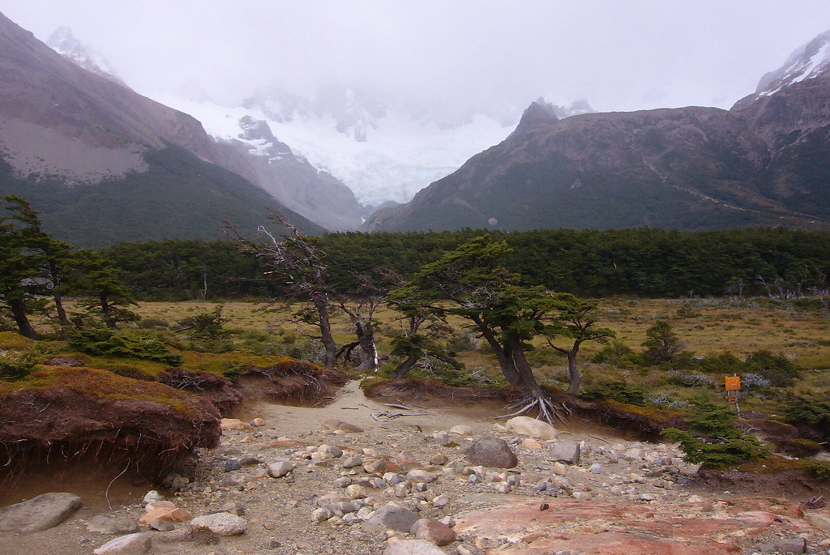 Laguna de los Tres Trail